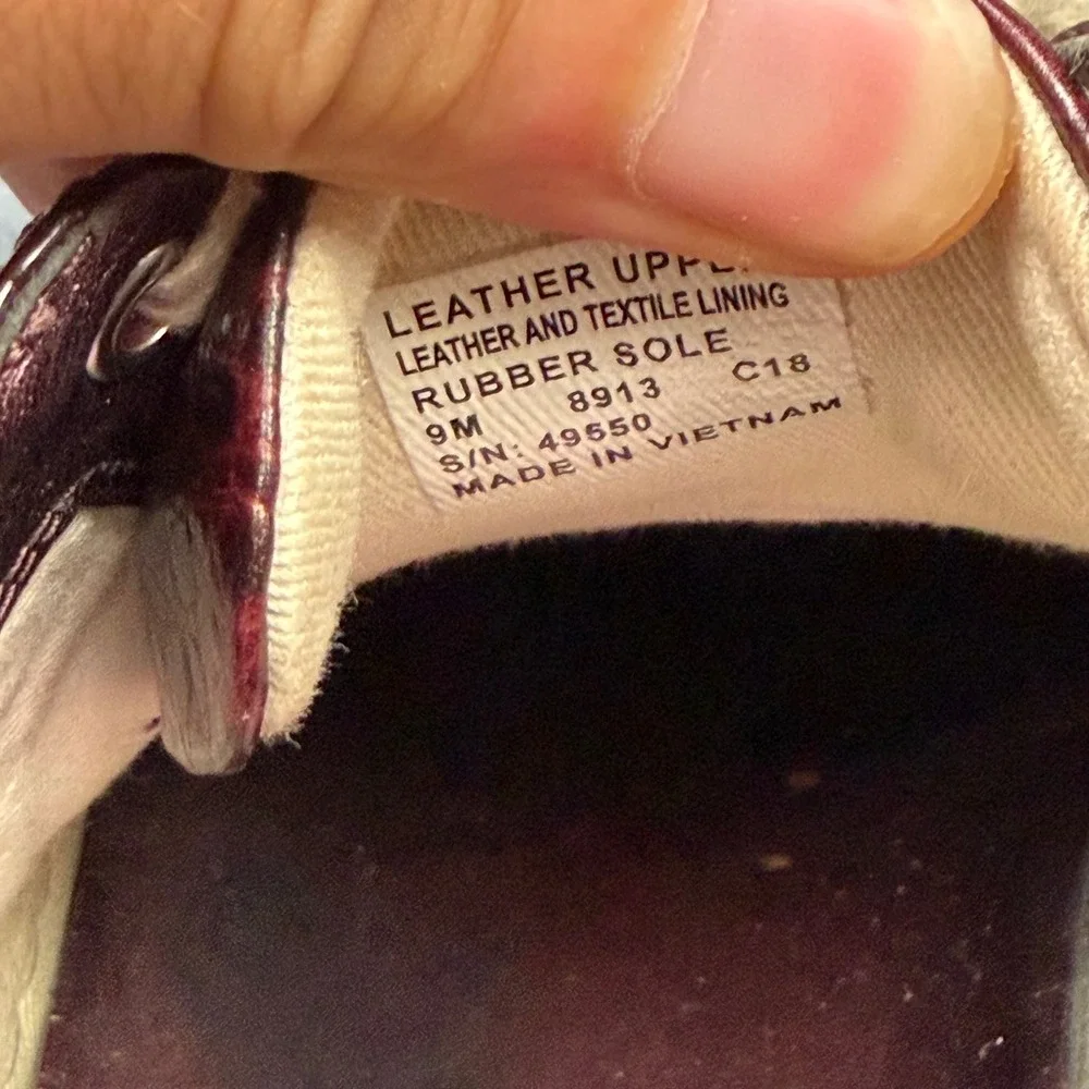 Tory Burch Low Top Sneaker Womens 9M Burgundy Mixed Media Croc Embossed 8913